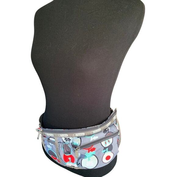Lesportsac Gray Apple Design Beltbag/Crossbody/Fanny Pack - Picture 3 of 7